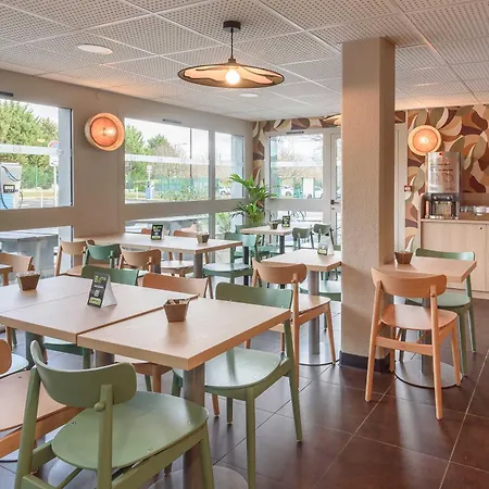 Hotel Cite De L'espace Hurel 2*