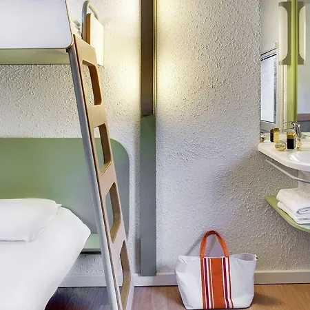 Hotel Cite De L'espace Hurel 2*