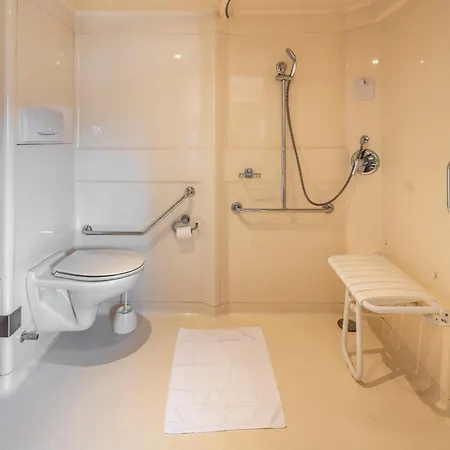 Cite De L'espace Hurel Hotel
