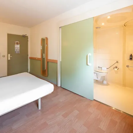 Cite De L'espace Hurel Hotel 2*
