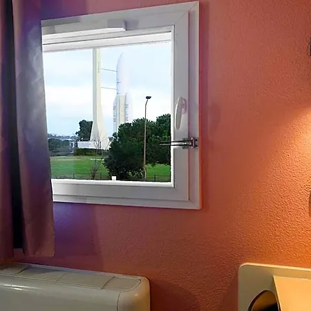 Hotel Cite De L'espace Hurel 2*