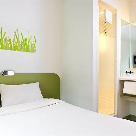 Cite De L'espace Hurel Hotel