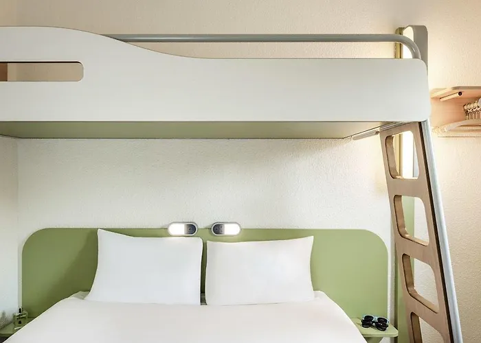 Hotel Cite De L'espace Hurel 2*