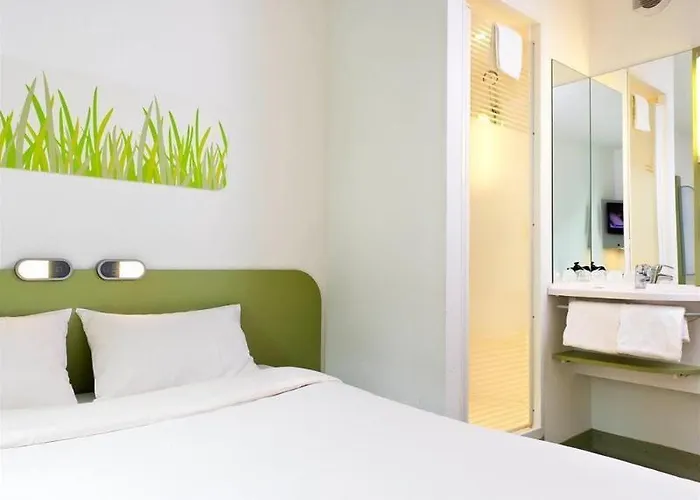 Cite De L'espace Hurel Hotel