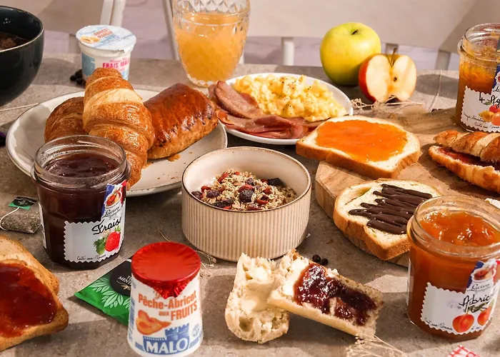 Отель Cite De L'espace Hurel 2*